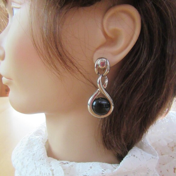 Vintage silver tone & faux onyx dangling pierced earrings - Picture 2 of 5